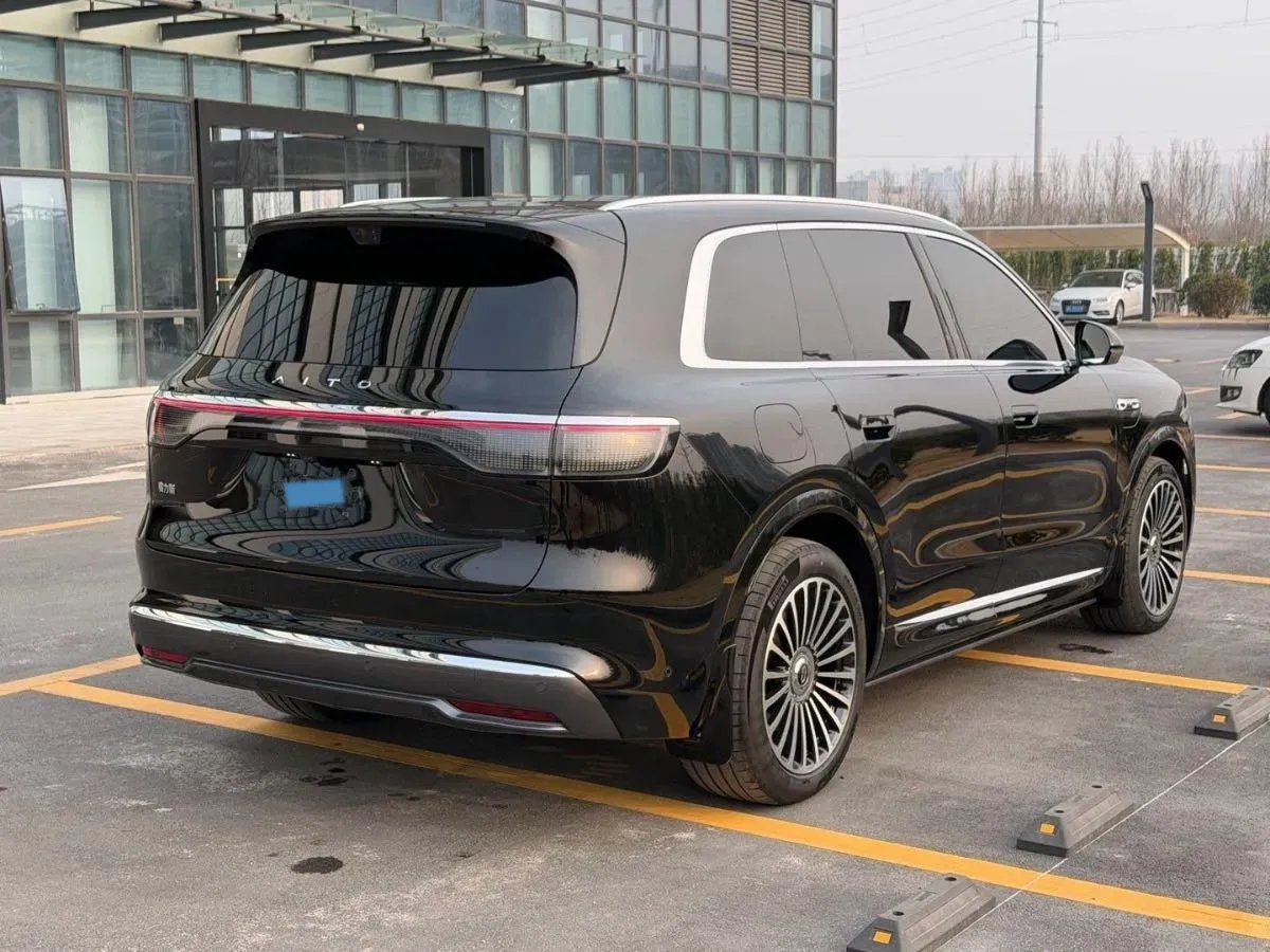 2025 AITO AITO M8 REEV 160HP REEV 53.4KWH,autocango,china used car exporter,china ev exporter,chinese used car exporter,chinese used ev exporter