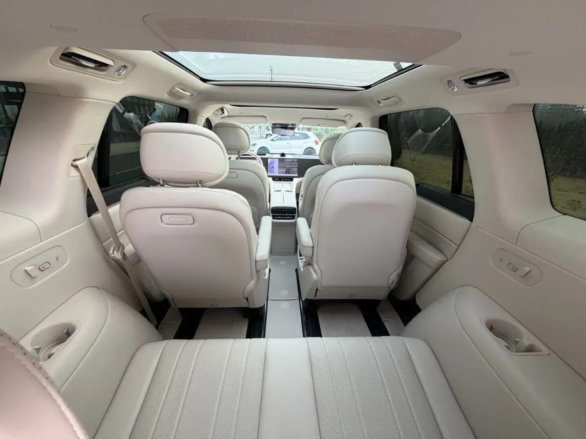 2025 AITO AITO M8 REEV 160HP REEV 53.4KWH,autocango,china used car exporter,china ev exporter,chinese used car exporter,chinese used ev exporter