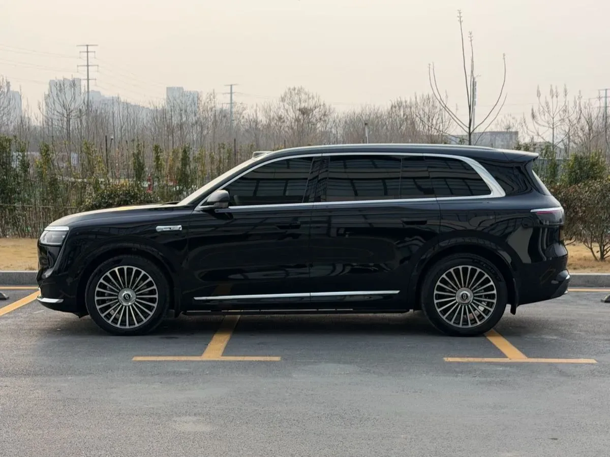 2025 AITO AITO M8 REEV 160HP REEV 53.4KWH,autocango,china used car exporter,china ev exporter,chinese used car exporter,chinese used ev exporter