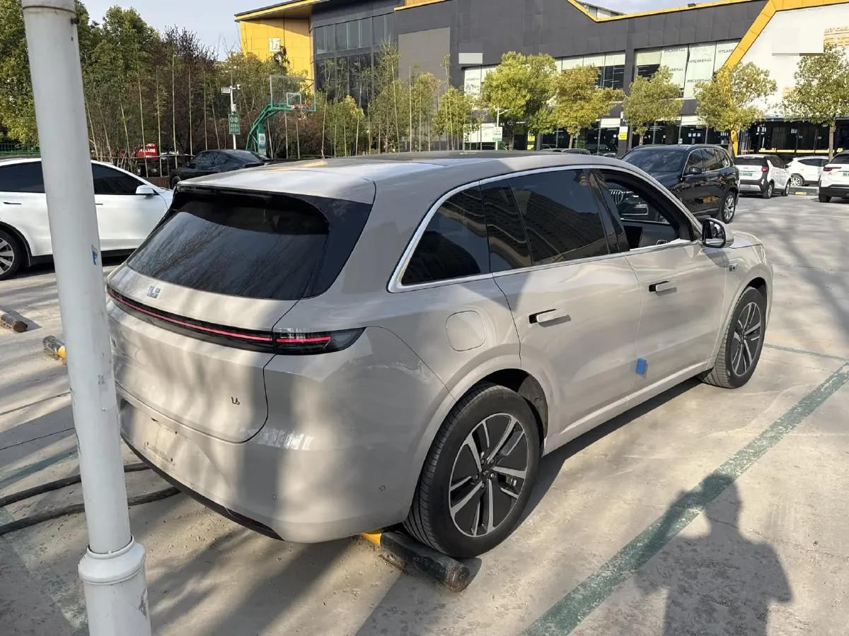 2024 Li L6 Range Extended 154HP L4 REEV 36.8KWH,autocango,china used car exporter,china ev exporter,chinese used car exporter,chinese used ev exporter