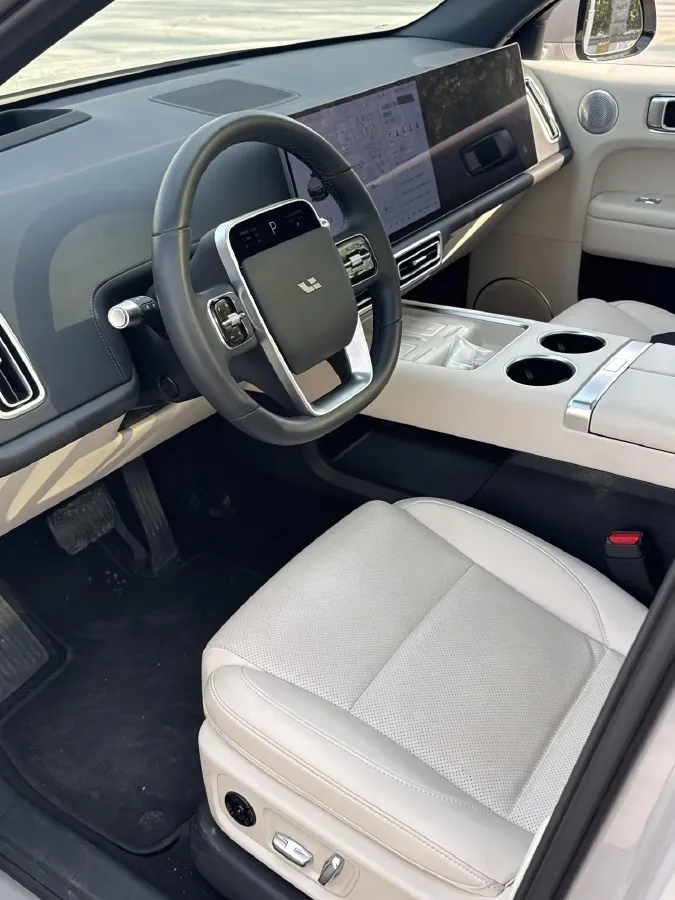 2024 Li L6 Range Extended 154HP L4 REEV 36.8KWH,autocango,china used car exporter,china ev exporter,chinese used car exporter,chinese used ev exporter