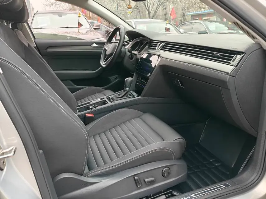 2020 Volkswagen Magotan 2.0T 186HP L4 7DCT,autocango,china used car exporter,china ev exporter,chinese used car exporter,chinese used ev exporter