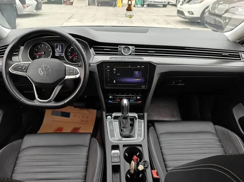 2020 Volkswagen Magotan 2.0T 186HP L4 7DCT,autocango,china used car exporter,china ev exporter,chinese used car exporter,chinese used ev exporter