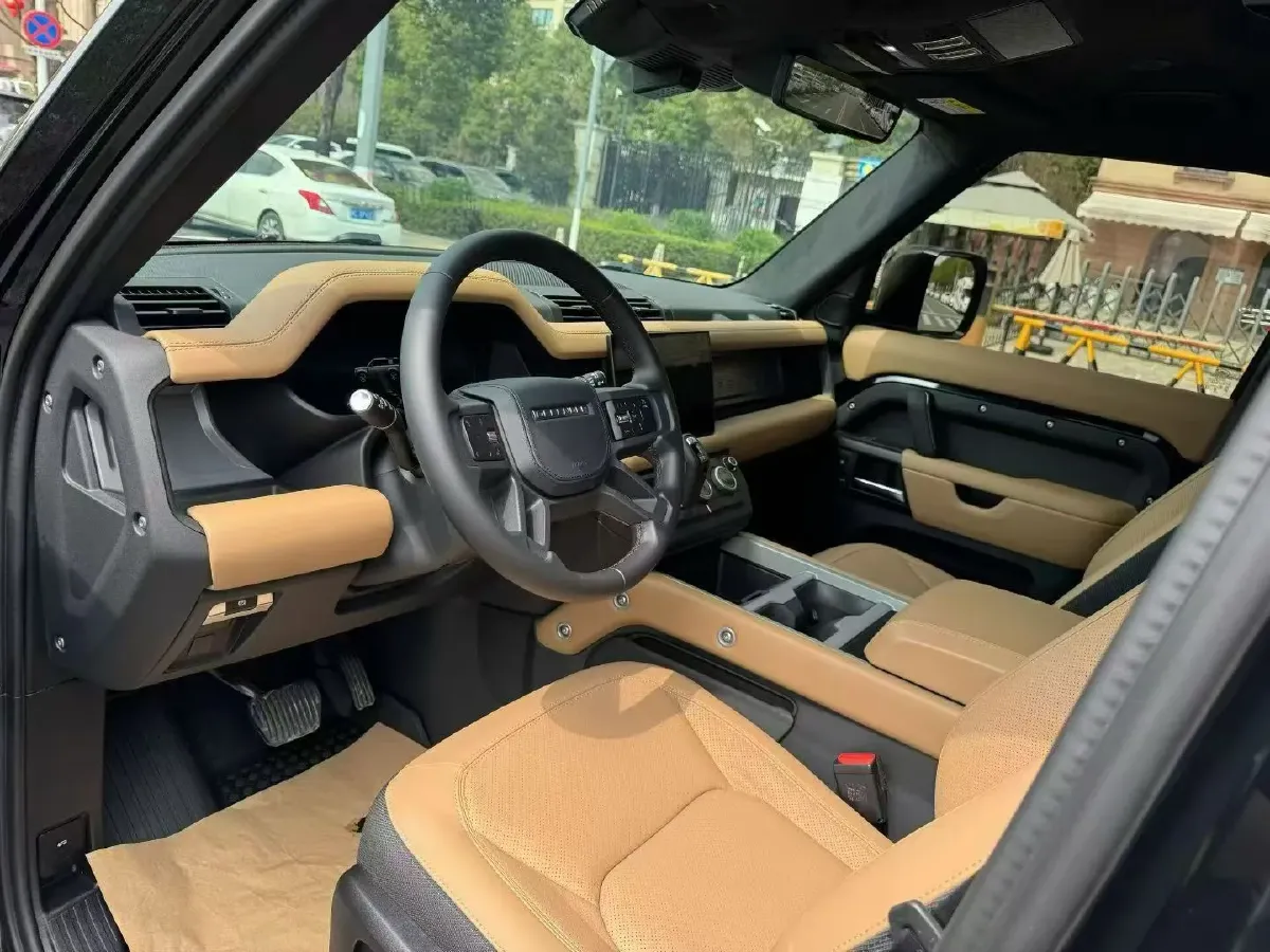 2024 Land Rover Defender 3.0T 400HP L6 8AT,autocango,china used car exporter,china ev exporter,chinese used car exporter,chinese used ev exporter