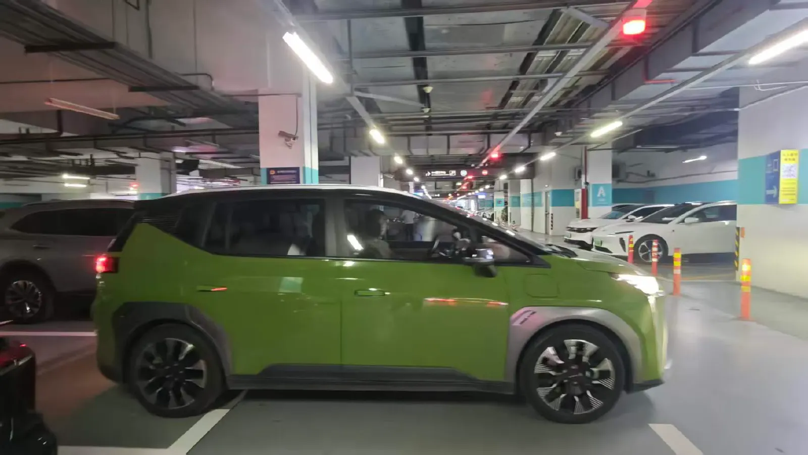 2022 Geely Okavango 1.8T 184HP L4 7DCT,autocango,china used car exporter,china ev exporter,chinese used car exporter,chinese used ev exporter