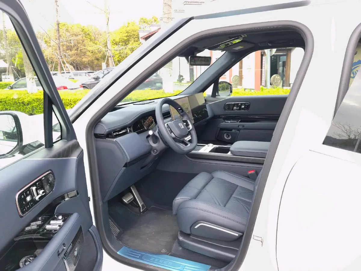 2025 Zeekr 9X 2.0T 279HP L4 1DHT PHEV,autocango,china used car exporter,china ev exporter,chinese used car exporter,chinese used ev exporter