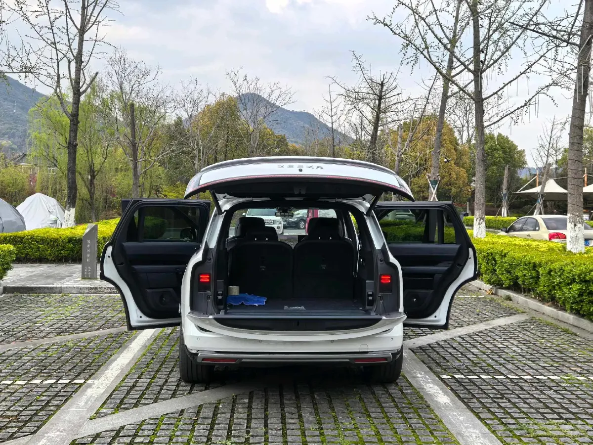 2025 Zeekr 9X 2.0T 279HP L4 1DHT PHEV,autocango,china used car exporter,china ev exporter,chinese used car exporter,chinese used ev exporter