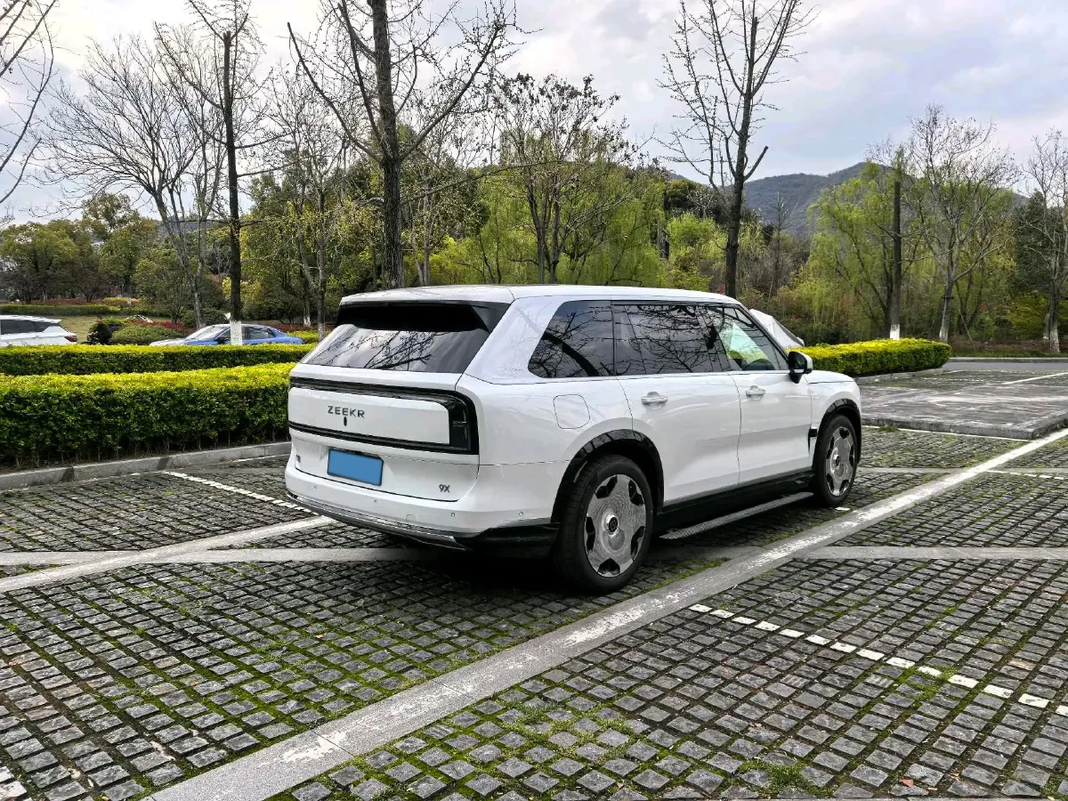 2025 Zeekr 9X 2.0T 279HP L4 1DHT PHEV,autocango,china used car exporter,china ev exporter,chinese used car exporter,chinese used ev exporter
