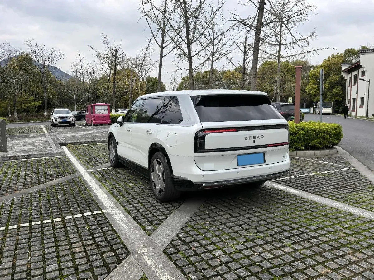2025 Zeekr 9X 2.0T 279HP L4 1DHT PHEV,autocango,china used car exporter,china ev exporter,chinese used car exporter,chinese used ev exporter
