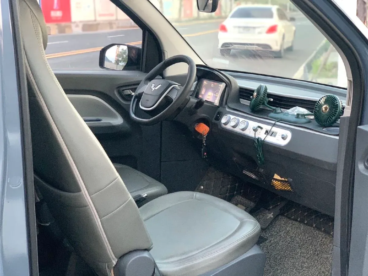 2021 WuLing HongGuang MINI EV BEV 13.8KWH,autocango,china used car exporter,china ev exporter,chinese used car exporter,chinese used ev exporter