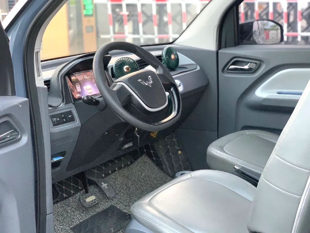 2021 WuLing HongGuang MINI EV BEV 13.8KWH,autocango,china used car exporter,china ev exporter,chinese used car exporter,chinese used ev exporter