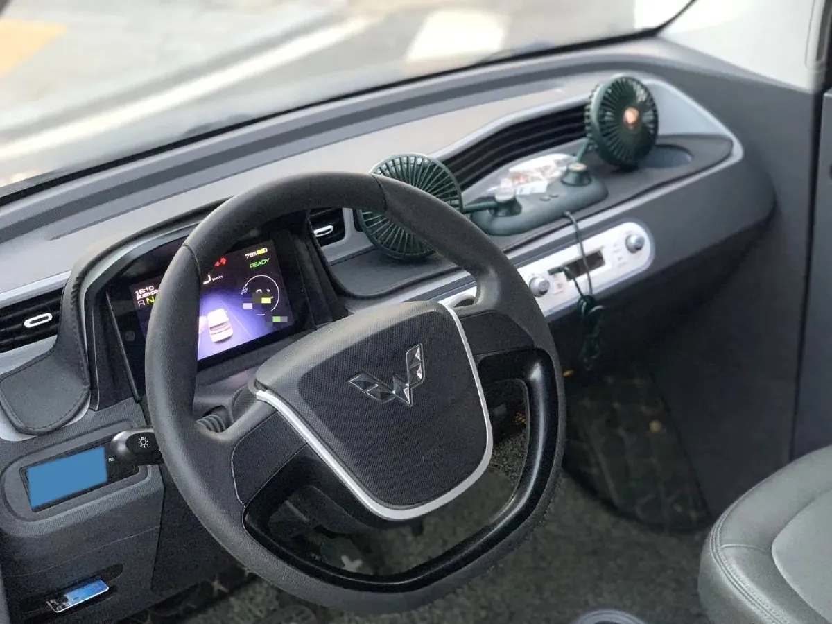 2021 WuLing HongGuang MINI EV BEV 13.8KWH,autocango,china used car exporter,china ev exporter,chinese used car exporter,chinese used ev exporter