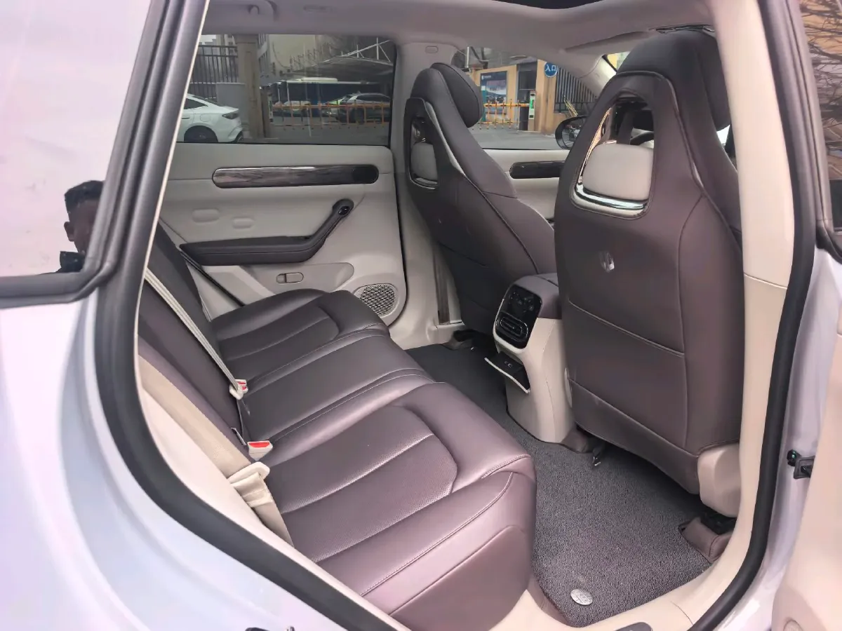 2024 Leapmotor C11 1.5L 95HP L4 REEV 43.74KWH,autocango,china used car exporter,china ev exporter,chinese used car exporter,chinese used ev exporter