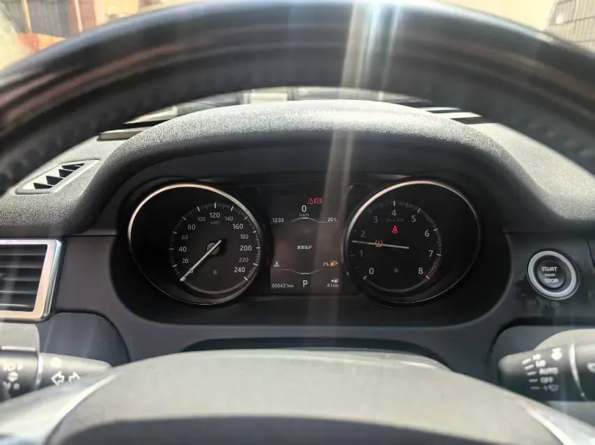 2019 Land Rover Discovery Sport 2.0T 241HP L4 9AT,autocango,china used car exporter,china ev exporter,chinese used car exporter,chinese used ev exporter