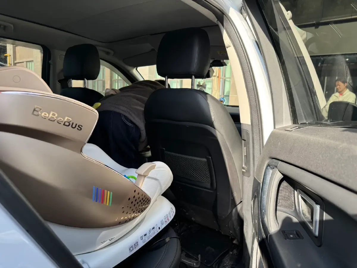 2019 Land Rover Discovery Sport 2.0T 241HP L4 9AT,autocango,china used car exporter,china ev exporter,chinese used car exporter,chinese used ev exporter