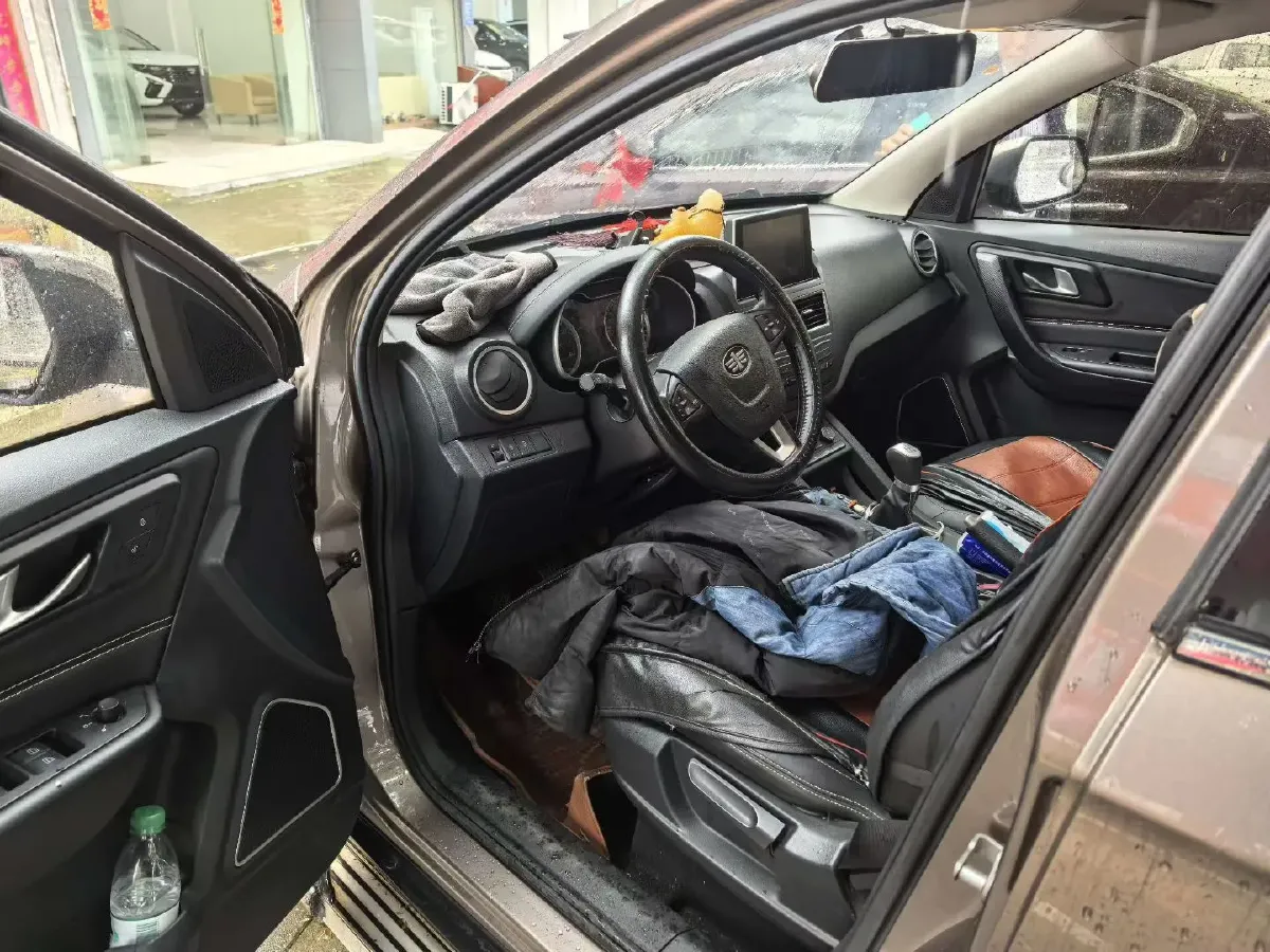 2018 Bestune X40 1.6L 114HP L4 5MT,autocango,china used car exporter,china ev exporter,chinese used car exporter,chinese used ev exporter