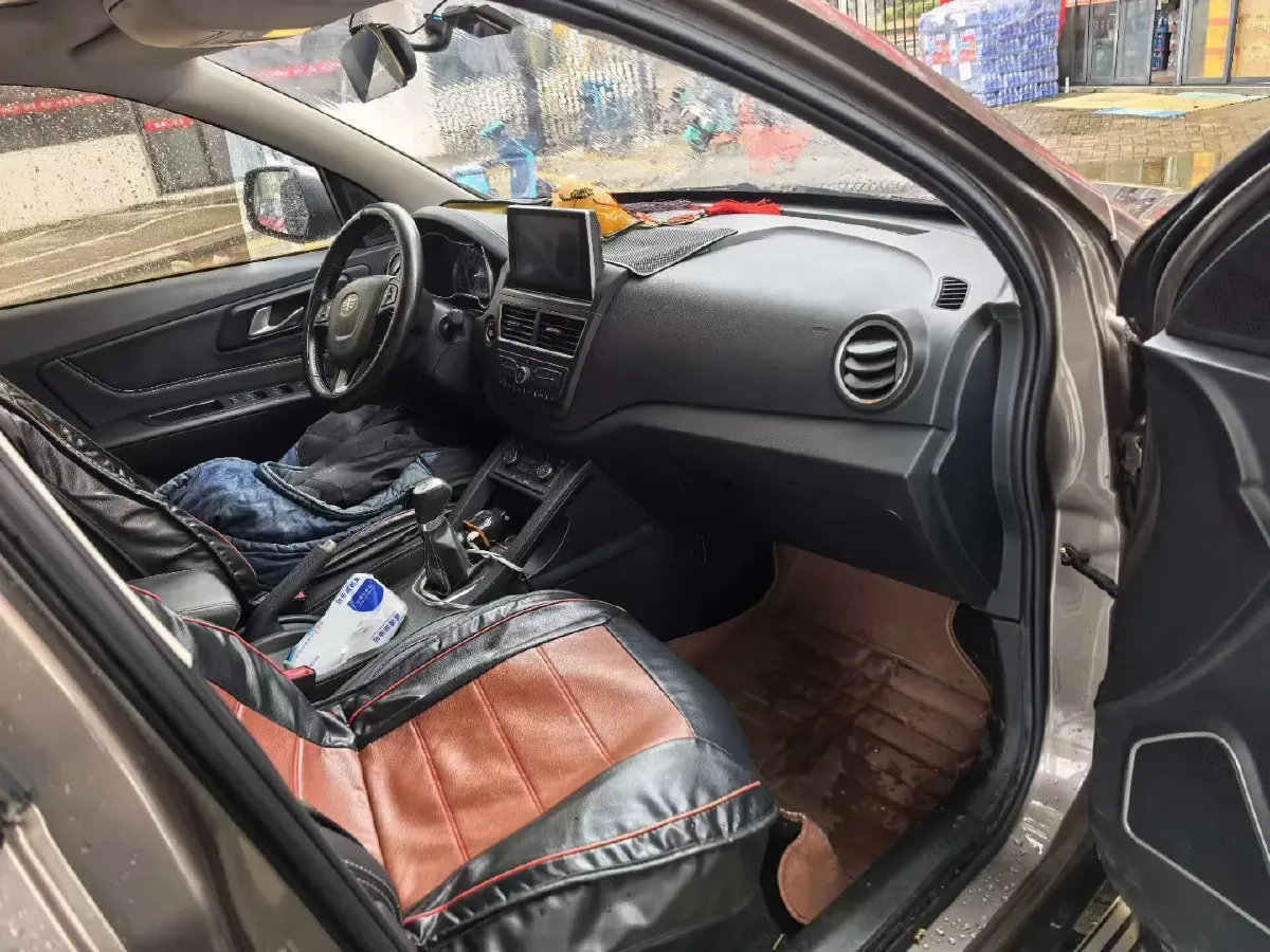 2018 Bestune X40 1.6L 114HP L4 5MT,autocango,china used car exporter,china ev exporter,chinese used car exporter,chinese used ev exporter