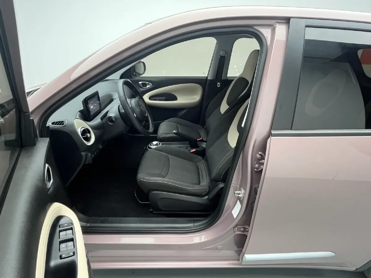 2023 WuLing BinGuo BEV 31.9KWH,autocango,china used car exporter,china ev exporter,chinese used car exporter,chinese used ev exporter