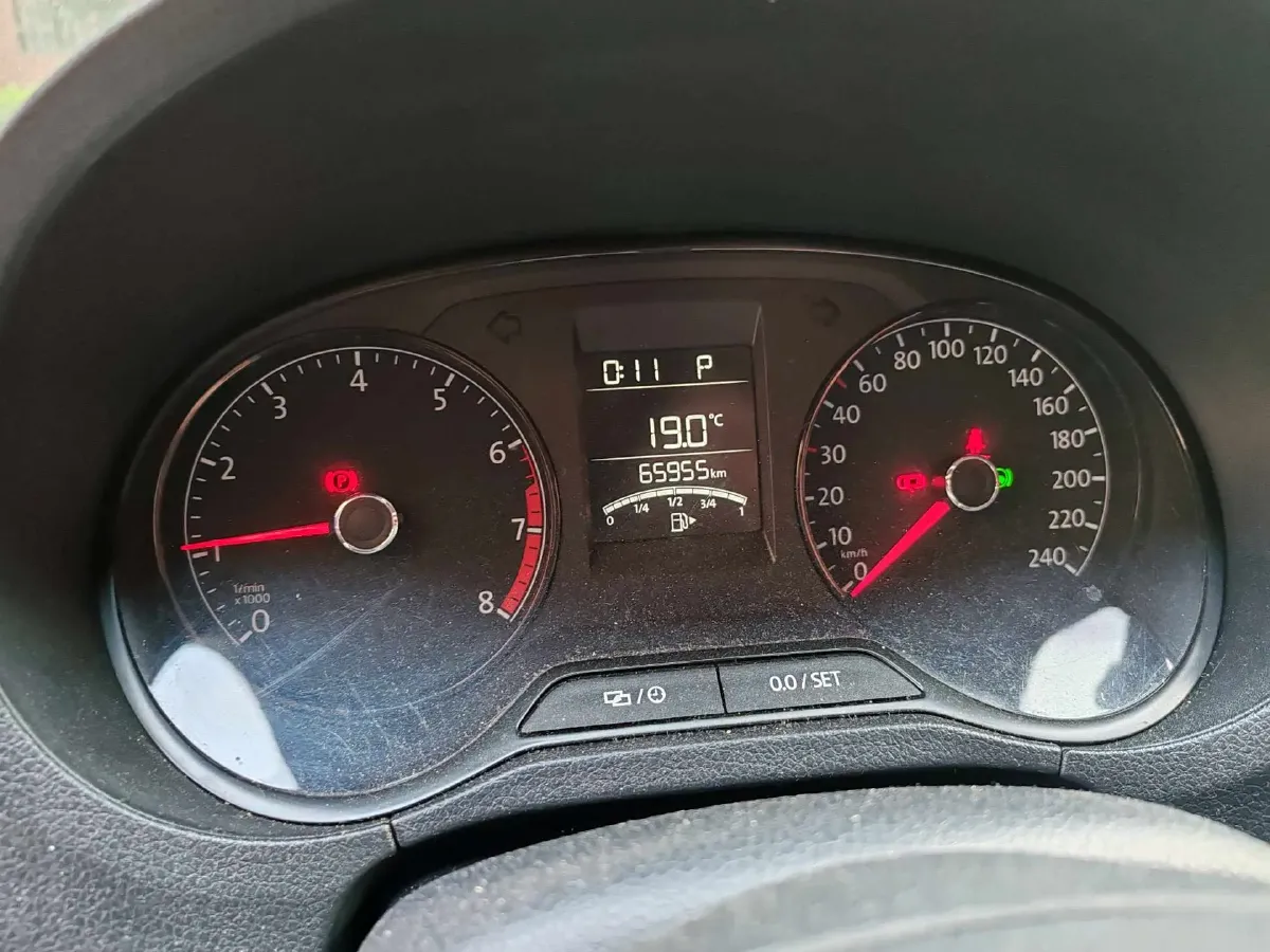 2016 Volkswagen Polo 1.4L 90HP L4 6AT,autocango,china used car exporter,china ev exporter,chinese used car exporter,chinese used ev exporter