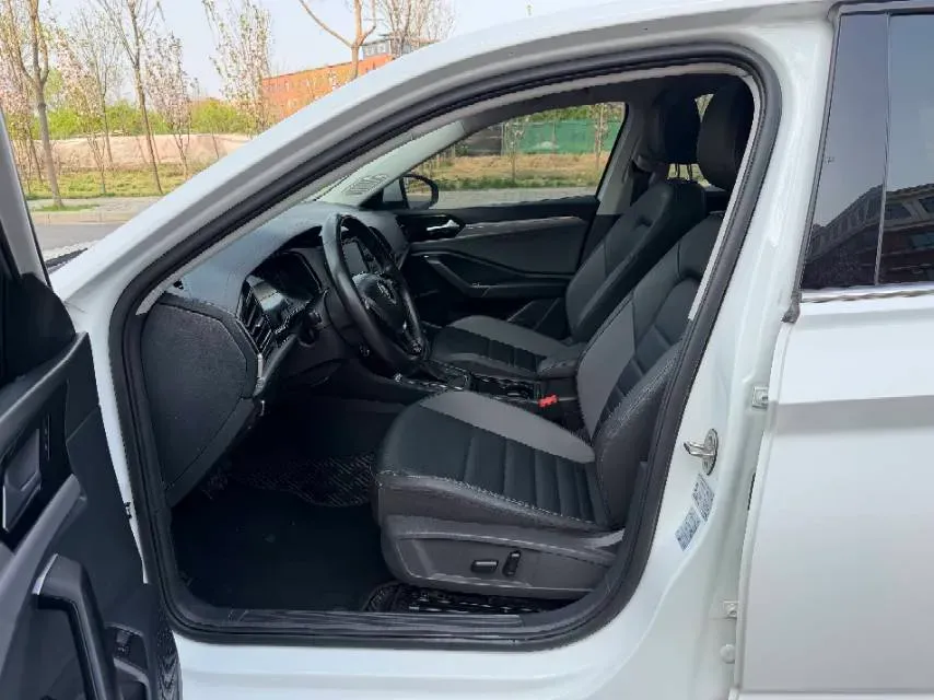 2019 Jeep Renegade 1.3T 173HP L4 7DCT,autocango,china used car exporter,china ev exporter,chinese used car exporter,chinese used ev exporter