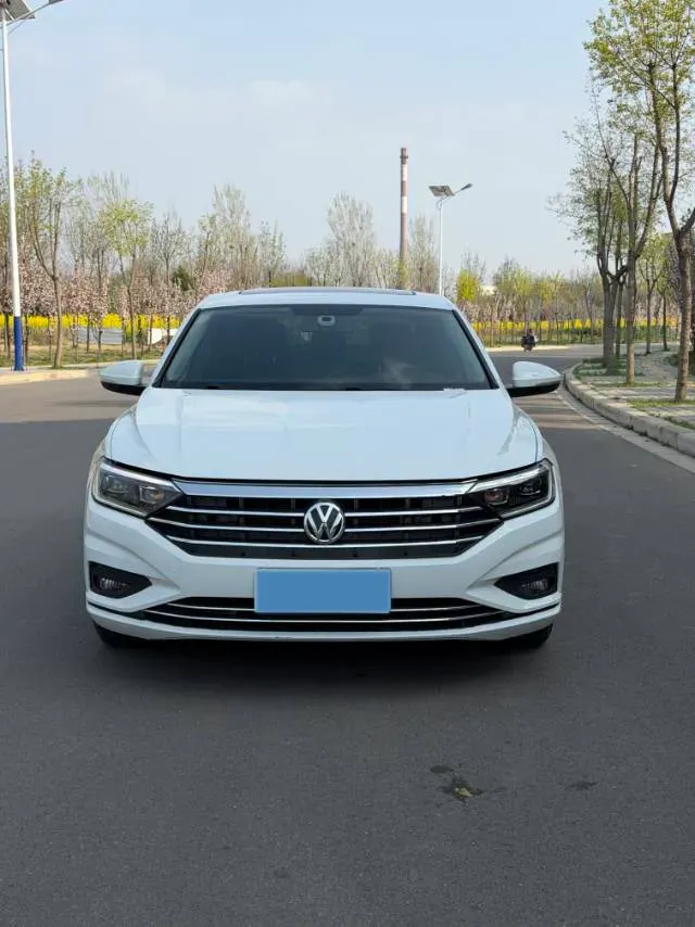 2019 Jeep Renegade 1.3T 173HP L4 7DCT,autocango,china used car exporter,china ev exporter,chinese used car exporter,chinese used ev exporter