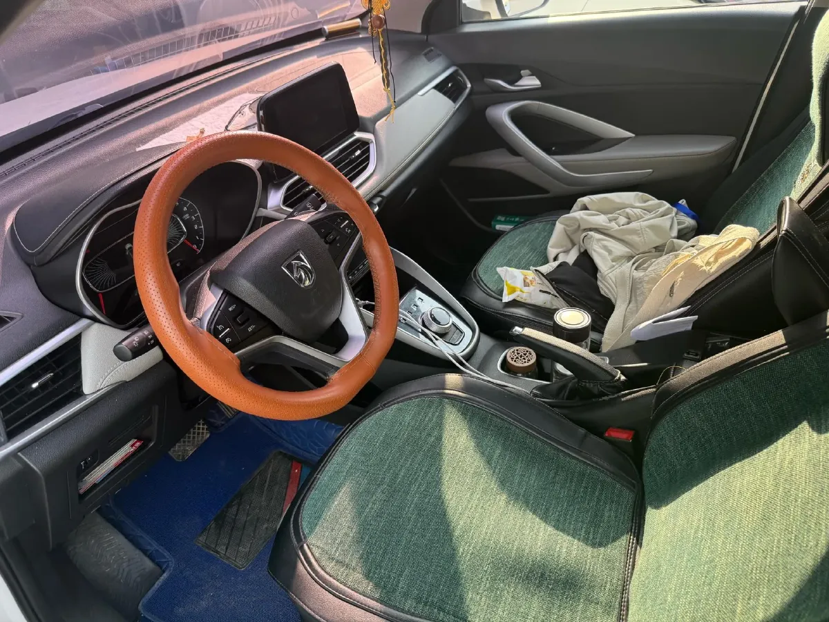 2017 BaoJun 310W 1.5L 105HP L4 6MT,autocango,china used car exporter,china ev exporter,chinese used car exporter,chinese used ev exporter