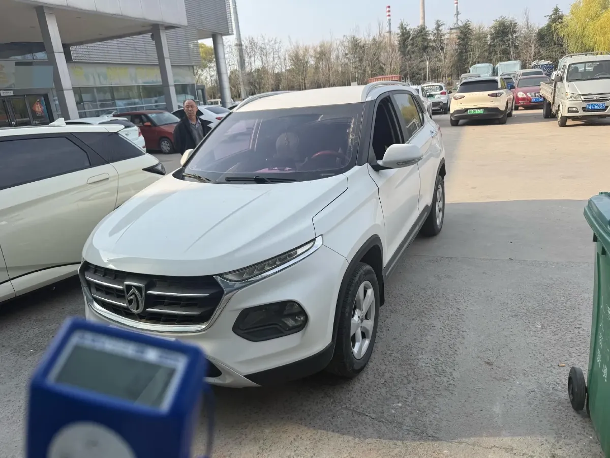 2017 BaoJun 310W 1.5L 105HP L4 6MT,autocango,china used car exporter,china ev exporter,chinese used car exporter,chinese used ev exporter