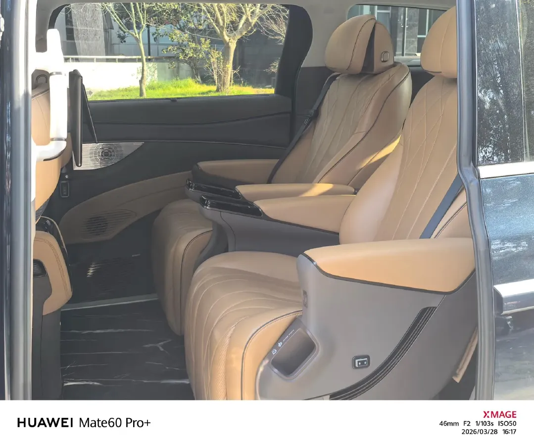 2022 HongQi HS7 3.0T 337HP V6 8AT,autocango,china used car exporter,china ev exporter,chinese used car exporter,chinese used ev exporter