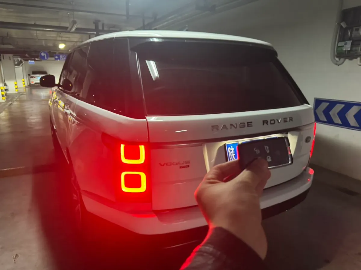 2021 Land Rover Range Rover 3.0T 400HP L6 8AT,autocango,china used car exporter,china ev exporter,chinese used car exporter,chinese used ev exporter