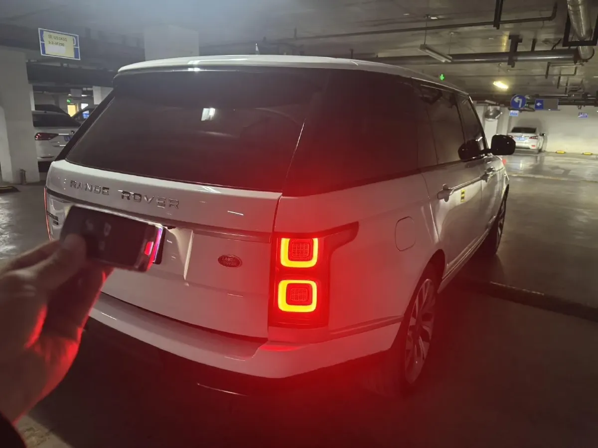 2021 Land Rover Range Rover 3.0T 400HP L6 8AT,autocango,china used car exporter,china ev exporter,chinese used car exporter,chinese used ev exporter