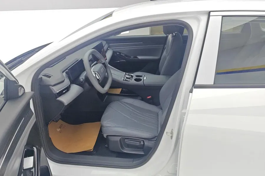 2025 Geely Galaxy A7 1.5L 112HP L4 1DHT PHEV,autocango,china used car exporter,china ev exporter,chinese used car exporter,chinese used ev exporter