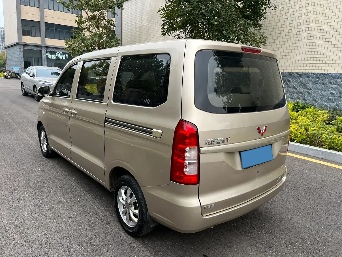 2019 WuLing HongGuang V 1.5L 99HP L4 6MT,autocango,china used car exporter,china ev exporter,chinese used car exporter,chinese used ev exporter