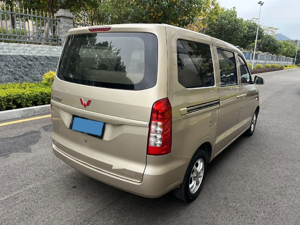 2019 WuLing HongGuang V 1.5L 99HP L4 6MT,autocango,china used car exporter,china ev exporter,chinese used car exporter,chinese used ev exporter
