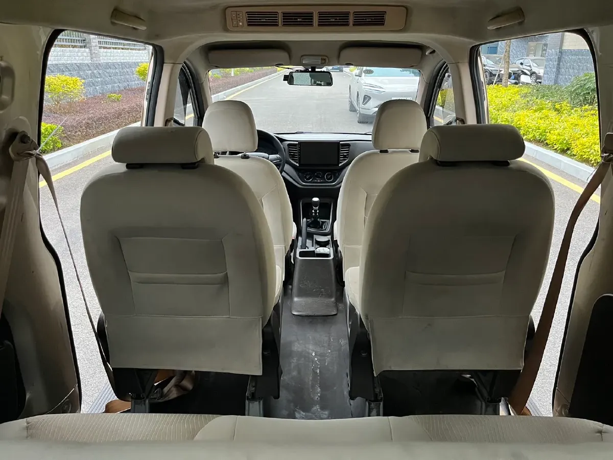 2019 WuLing HongGuang V 1.5L 99HP L4 6MT,autocango,china used car exporter,china ev exporter,chinese used car exporter,chinese used ev exporter