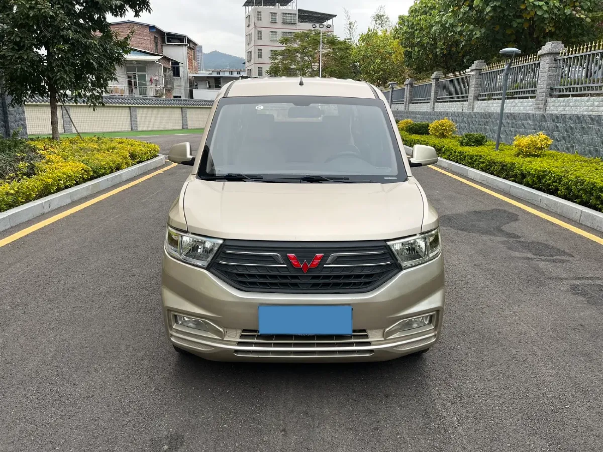 2019 WuLing HongGuang V 1.5L 99HP L4 6MT,autocango,china used car exporter,china ev exporter,chinese used car exporter,chinese used ev exporter