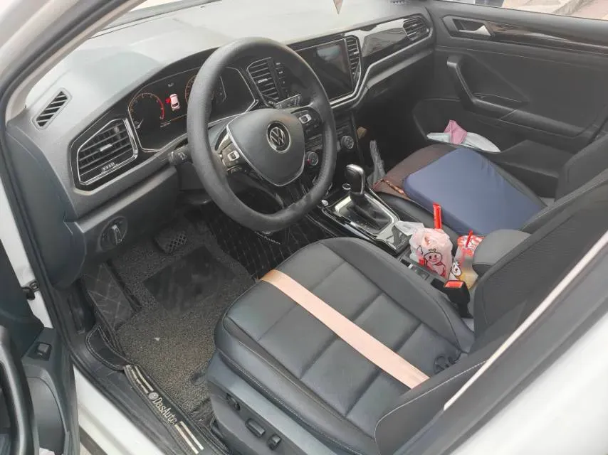 2022 Volkswagen T-Roc 1.4T 150HP L4 7DCT,autocango,china used car exporter,china ev exporter,chinese used car exporter,chinese used ev exporter