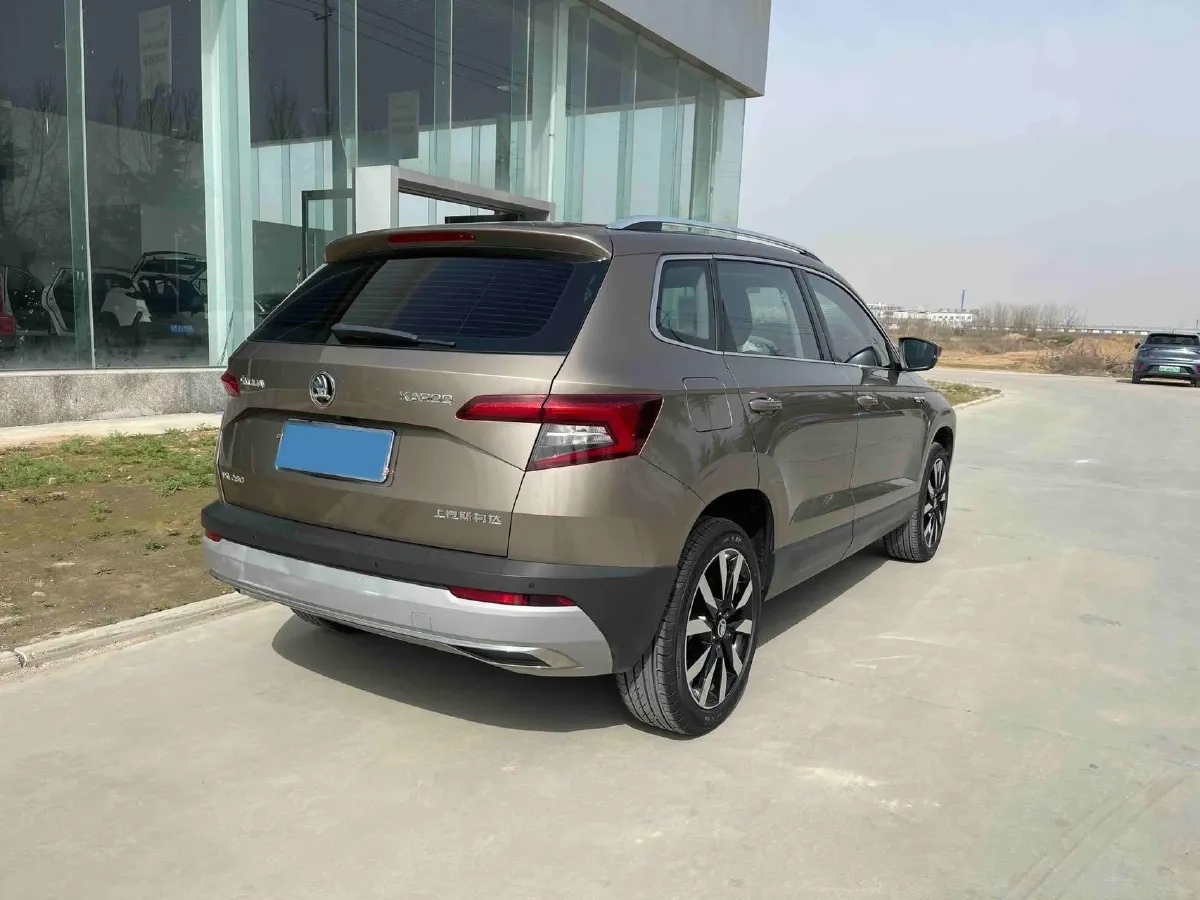 2018 Skoda Karoq 1.4T 150HP L4 7DCT,autocango,china used car exporter,china ev exporter,chinese used car exporter,chinese used ev exporter