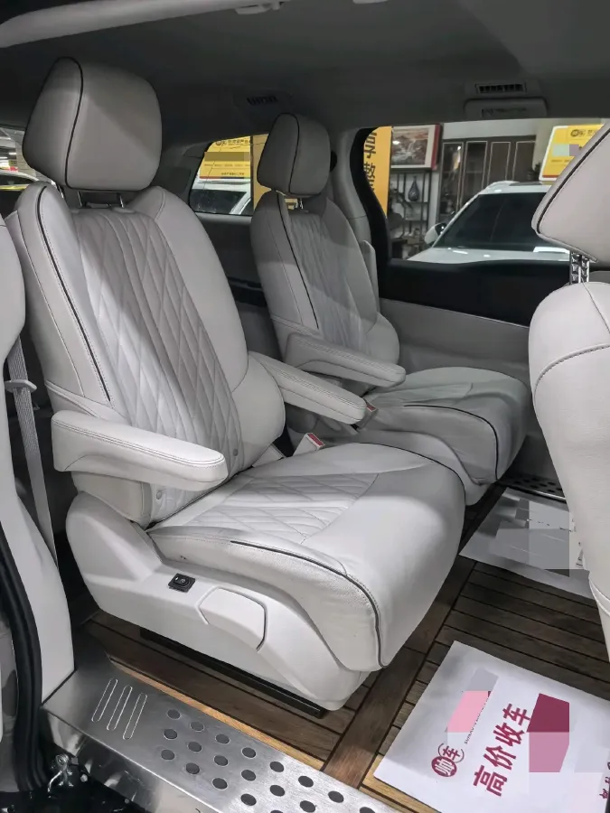 2023 Buick GL8 2.0T 237HP L4 9AT,autocango,china used car exporter,china ev exporter,chinese used car exporter,chinese used ev exporter