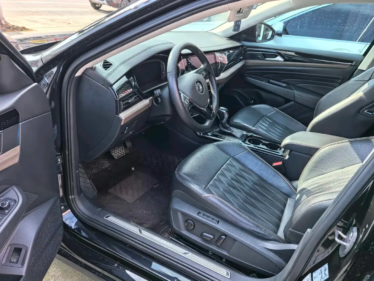 2020 Volkswagen Passat 2.0T 186HP L4 7DCT,autocango,china used car exporter,china ev exporter,chinese used car exporter,chinese used ev exporter