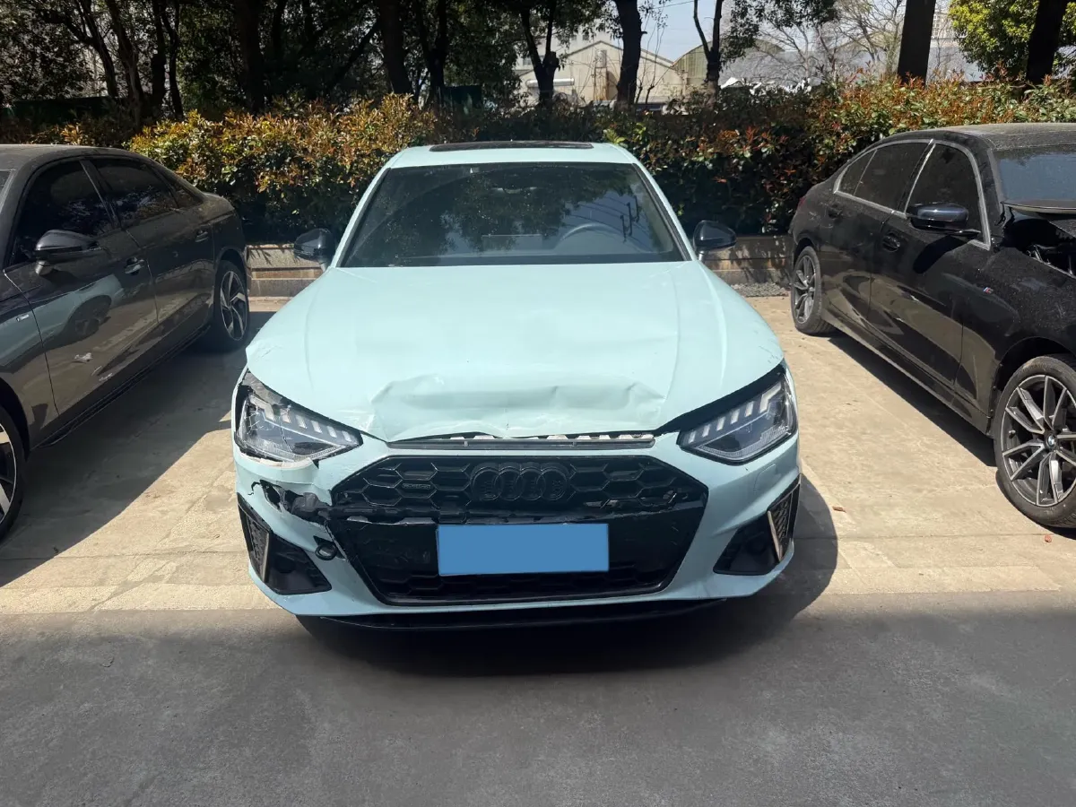 2022 Audi A4L 2.0T 252HP L4 7DCT,autocango,china used car exporter,china ev exporter,chinese used car exporter,chinese used ev exporter