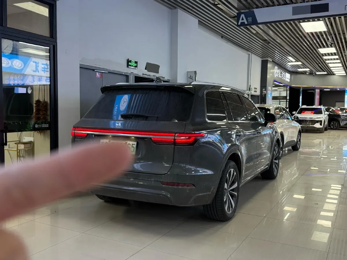 2020 Li ONE Range Extended 131HP REEV 40.5KWH,autocango,china used car exporter,china ev exporter,chinese used car exporter,chinese used ev exporter