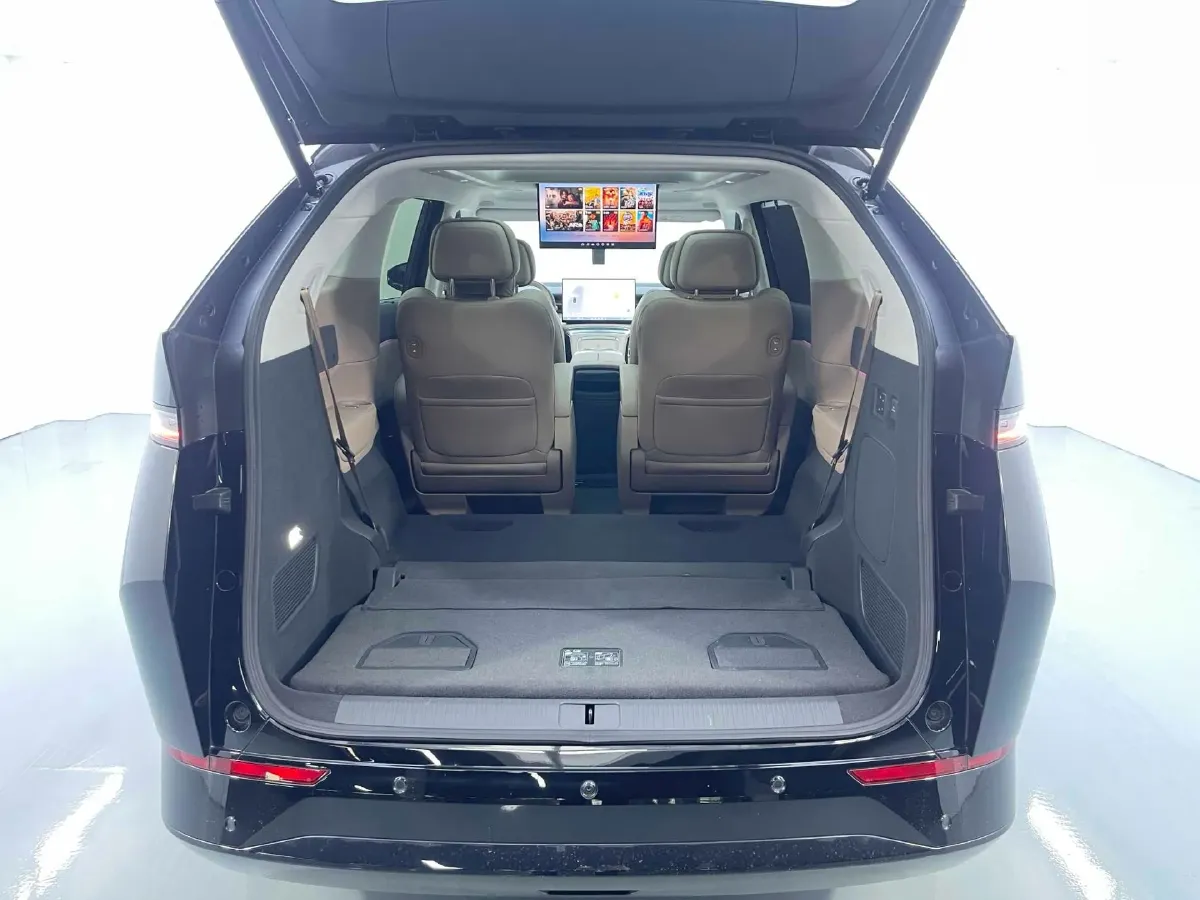 2025 Xpeng X9 BEV,autocango,china used car exporter,china ev exporter,chinese used car exporter,chinese used ev exporter