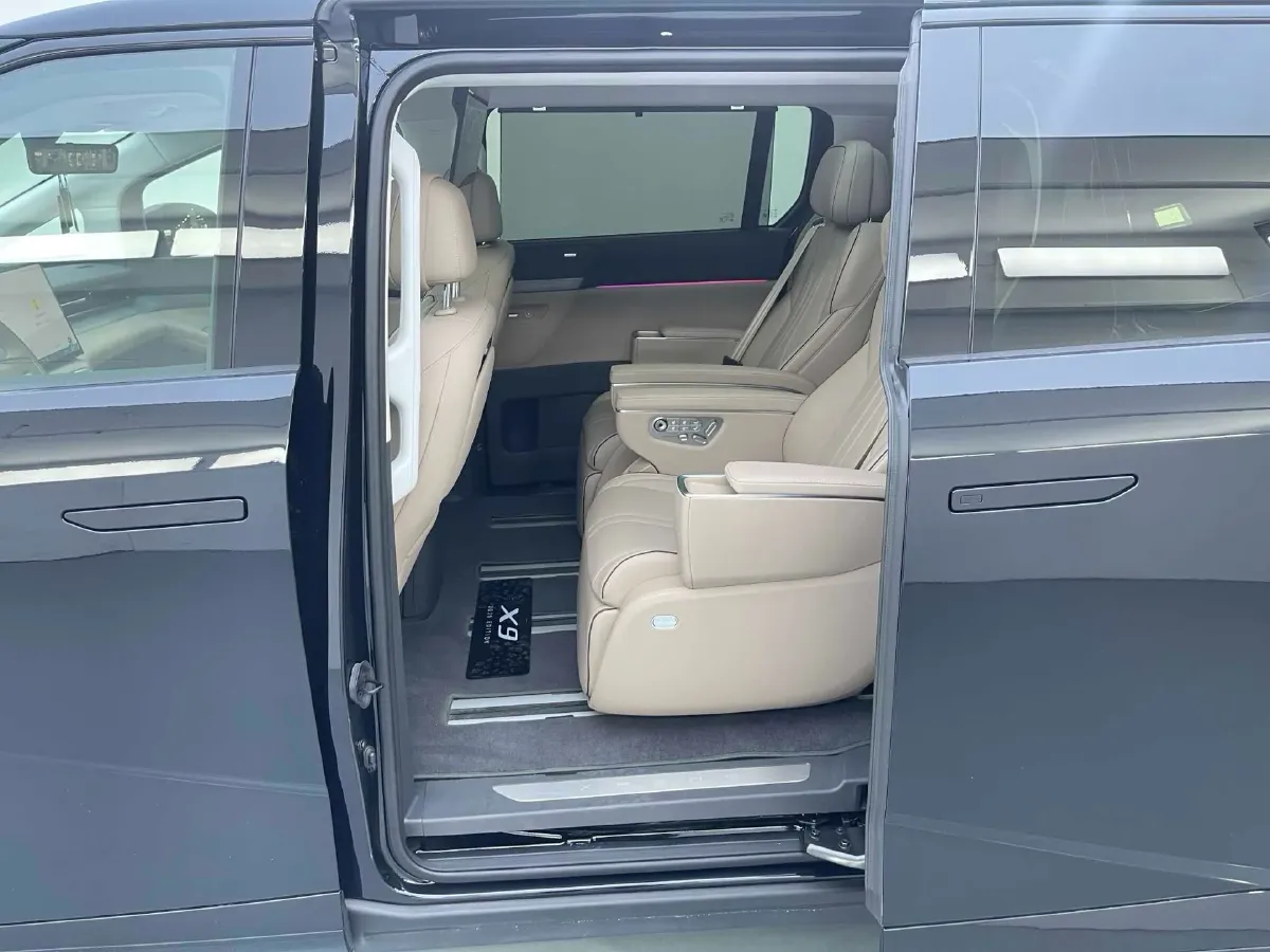 2025 Xpeng X9 BEV,autocango,china used car exporter,china ev exporter,chinese used car exporter,chinese used ev exporter