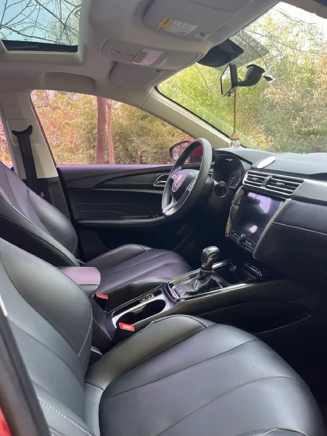 2019 Roewe i5 1.5L 120HP L4 CVT,autocango,china used car exporter,china ev exporter,chinese used car exporter,chinese used ev exporter