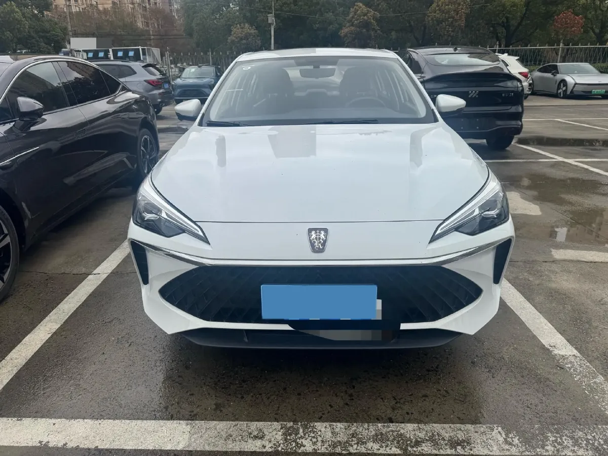 2023 Roewe i5 1.5L 129HP L4 CVT,autocango,china used car exporter,china ev exporter,chinese used car exporter,chinese used ev exporter