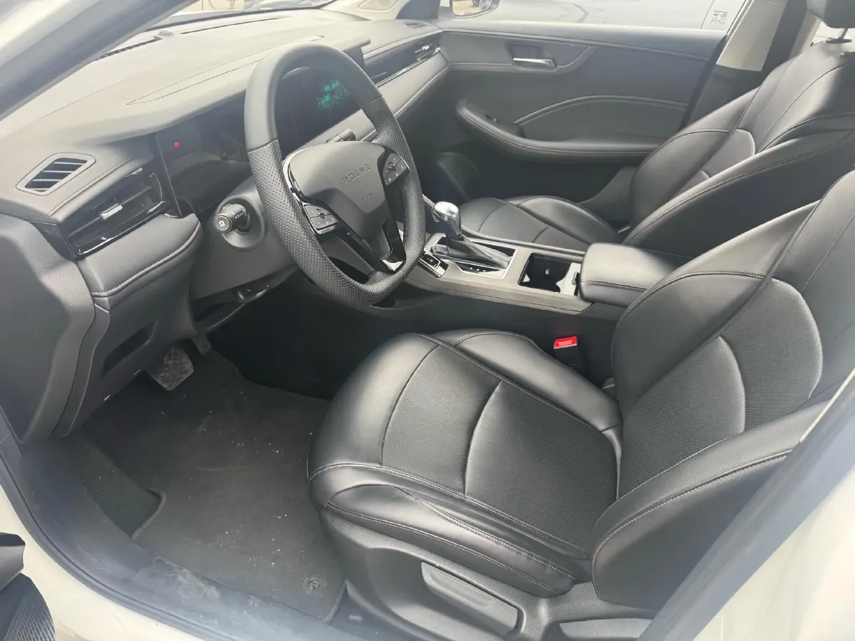 2023 Roewe i5 1.5L 129HP L4 CVT,autocango,china used car exporter,china ev exporter,chinese used car exporter,chinese used ev exporter