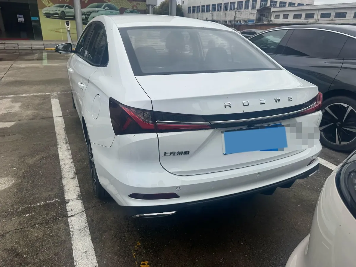 2023 Roewe i5 1.5L 129HP L4 CVT,autocango,china used car exporter,china ev exporter,chinese used car exporter,chinese used ev exporter