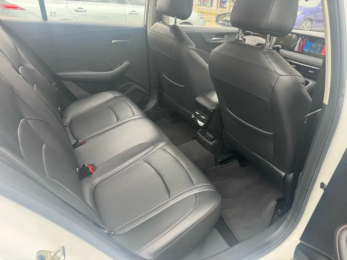 2023 Roewe i5 1.5L 129HP L4 CVT,autocango,china used car exporter,china ev exporter,chinese used car exporter,chinese used ev exporter