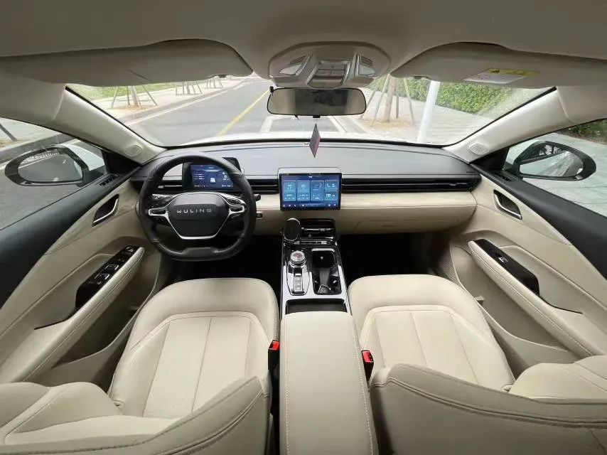 2023 WuLing XingGuang 1.5L 106HP L4 E-CVT PHEV 9.5KWH,autocango,china used car exporter,china ev exporter,chinese used car exporter,chinese used ev exporter