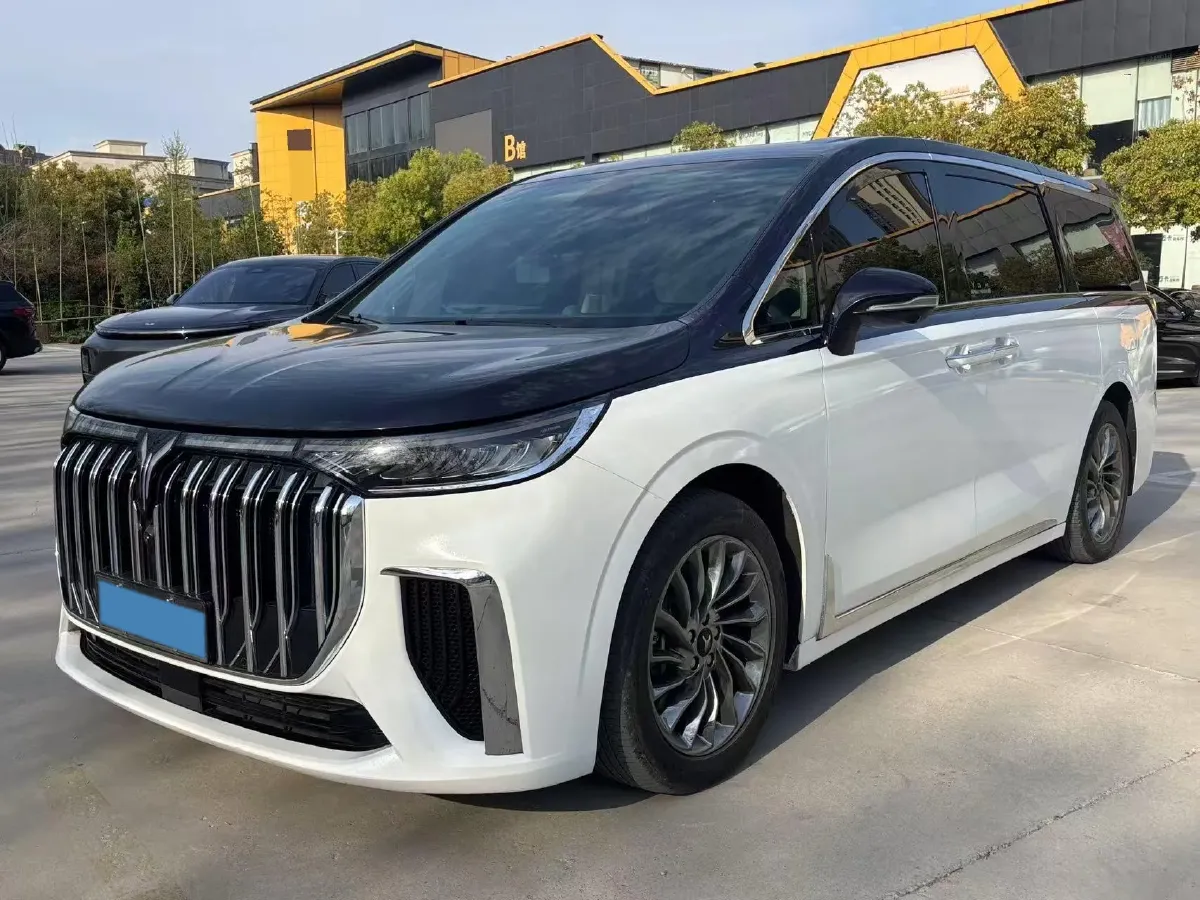 2022 Voyah Dream 1.5T 136HP L4 PHEV 25.57KWH,autocango,china used car exporter,china ev exporter,chinese used car exporter,chinese used ev exporter